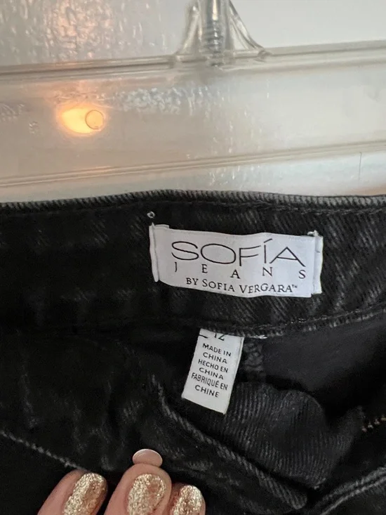 sofia by sofia vergara Black Denim Jean Shorts - Picture 3 of 3